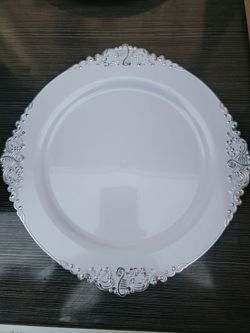 Plastic dinner and cake plates