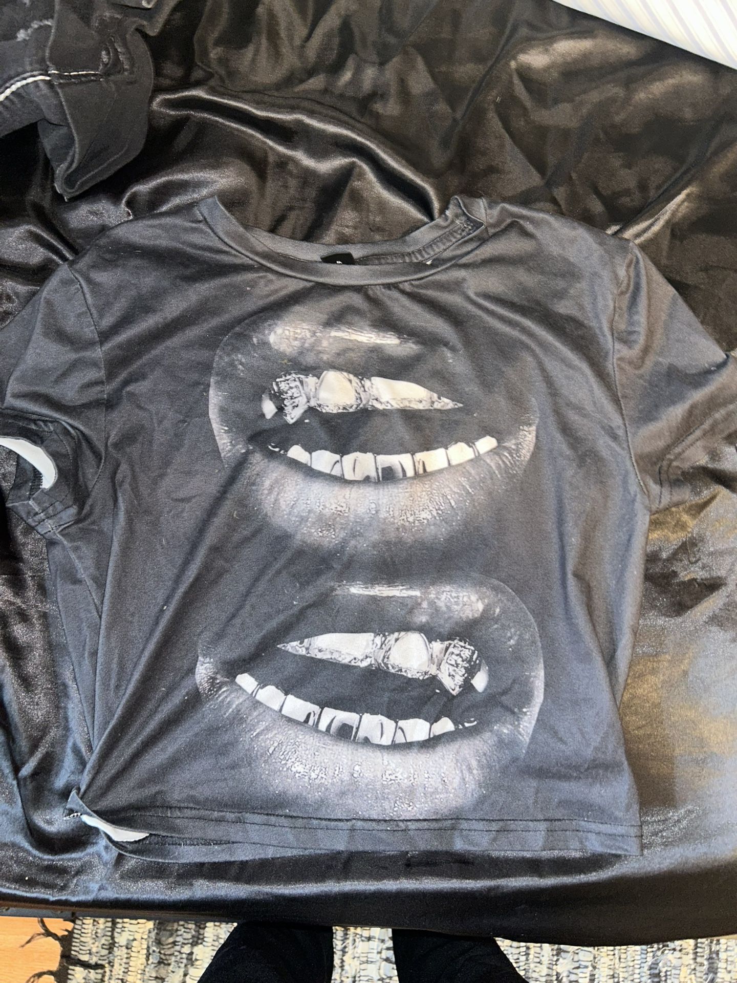 Woman’s belly Shirt