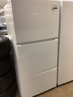 Frigidaire 30 in 19 cu.ft. Top Freezer Standard Depth Garage Ready Refrigerator New Scratch and Dent