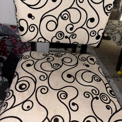 Accent Chairs 