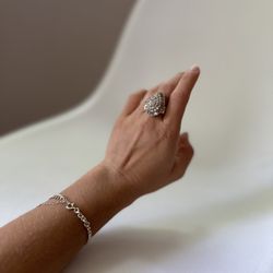 Woman’s Glamorous Tear Drop 14K Gold Ring With 3.5 Carats Of Diamonds. Size7