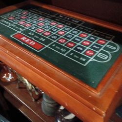 Multiple Game Roulette/Craps And More Table