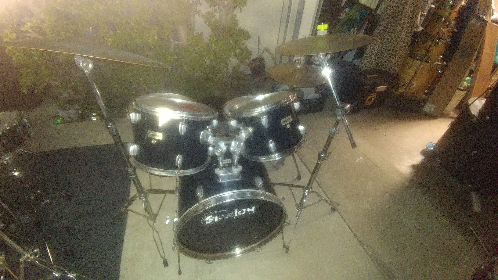 Old Starion 5 pc Drum Set in Black Plastic