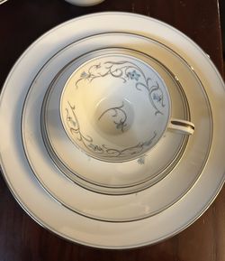 Noritake Fine China- Alicia - Entire set $170 or best offer!