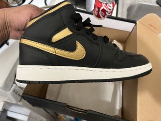 Nike Jordan Retro Size 4 Youth