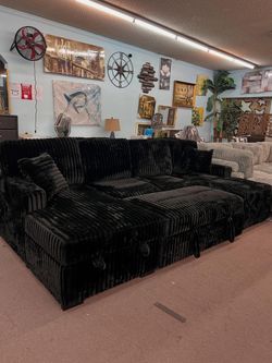 🔥Hot Deal🔥Brand New 3pc Two Chaise Sectional Couch with pull out bed $1099, Payment available, Delivery Available.