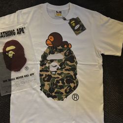 BAPE TEE . 