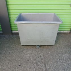Rubber Made Rolling Tub 15 Cf 500 Lbs Max