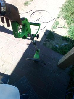 It's Only Been Used Twice Weeder U Have To Use A Extension Cord