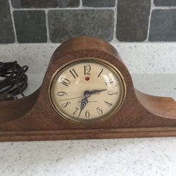 Vintage General Electric Wood Mantlel Clock(Model 3H06) 1940’s
