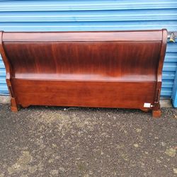 Queen Size Sleigh Bed Bedroom Set