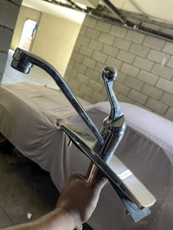 Delta kitchen faucet