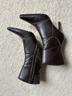 SIZE 7 1/2 Women Dark Brown Cowboy boots heels (worn twice). 🚭❗️AVAILABLE  IF POSTED❗️