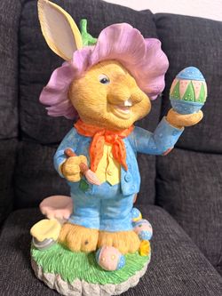 Large Vintage Easter Bunny Figurine – Spring Decor 🐰