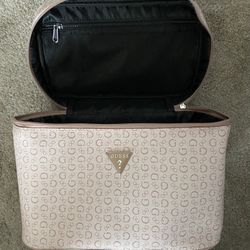 Guess Cosmetic Make Up Bag