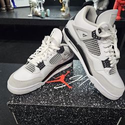 Jordan 4 Military Retro 