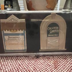 DISNEY DLR 2003 WINDOWS ON MAIN STREET USA ORANGE GROVE 2 PIN SET NEVER OPENED