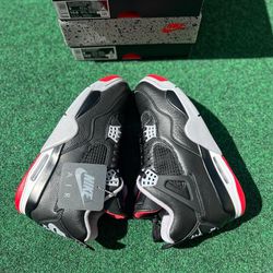 Air Jordan 4 Bred size 9