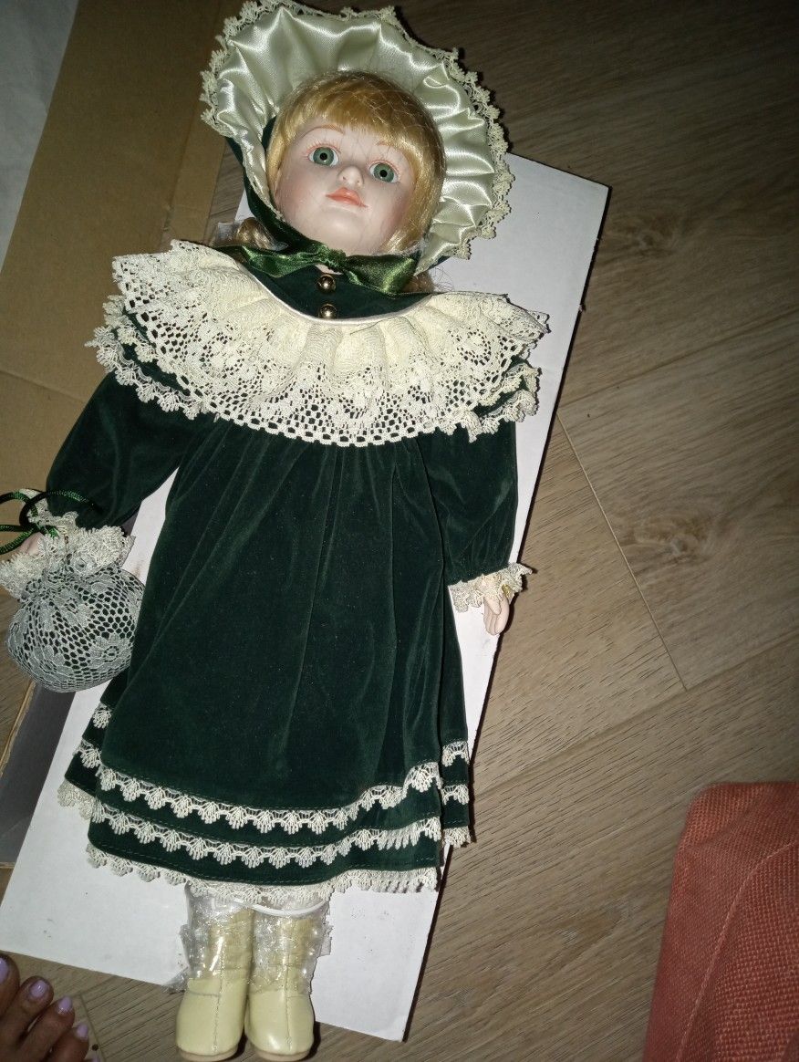 Design Doll, With Certificate Of Authentication Vintage Limited Edition