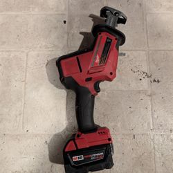 Milwaukee M18 Fuel Hacksaw With  4AH Battery