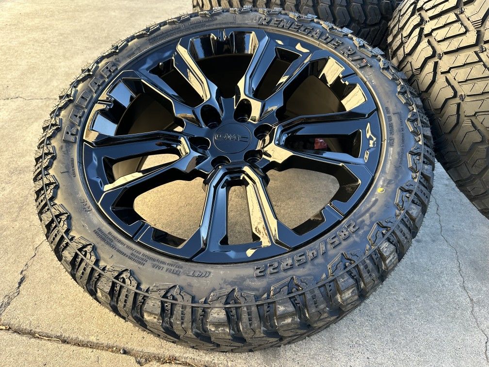 22" GMC Sierra Yukon Denali Wheels Cadillac Escalade 6x5.5 Rims Tires