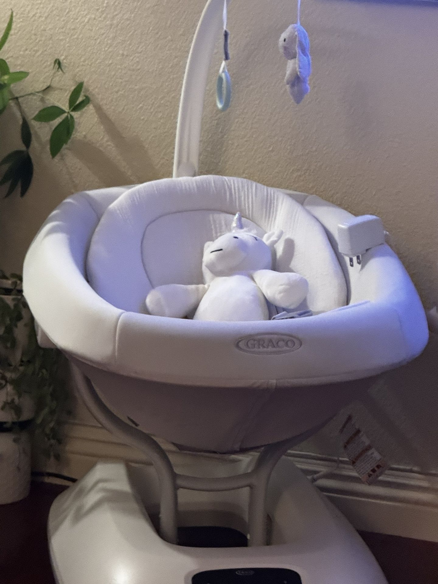 Brand New Graco Baby Swing For Sale