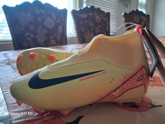 Soccer cleats us size 2