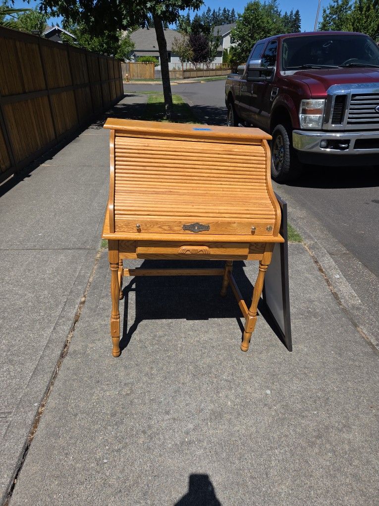 Small Rolltop Desk