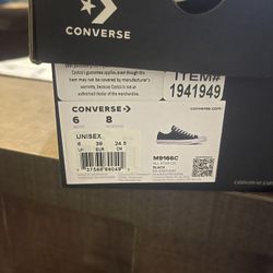 BRAND NEW Converse 