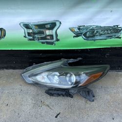2016-2018 Nissan Altima Headlight Oem