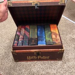 Harry Potter Collectors/ Collectible Trunk Books 1-7 Limited Edition Box Set Hardcover 