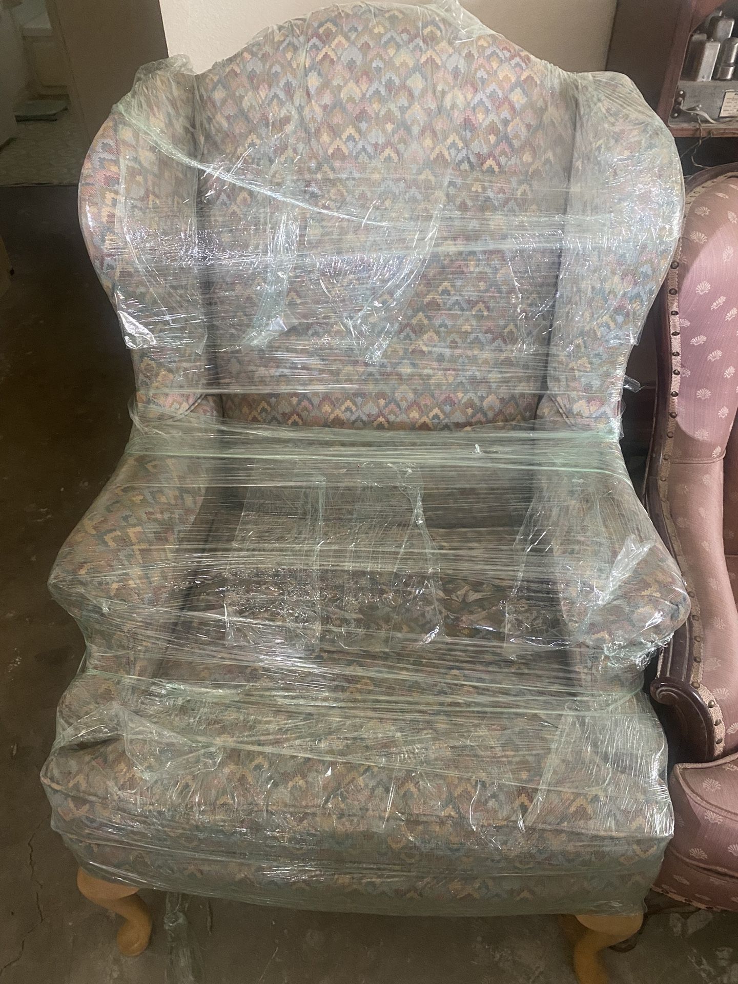 Beautiful La-Z-Boy Wingback Chair - Excellent Condition 