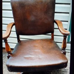 Chair/ Swivel/ Vintage/ Executive Office