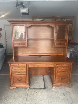Hutch Desk