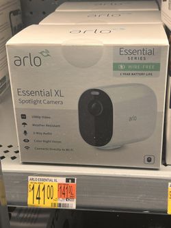  Arlo Essential Spotting Camera