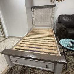 2 Twin Beds With Mattresses