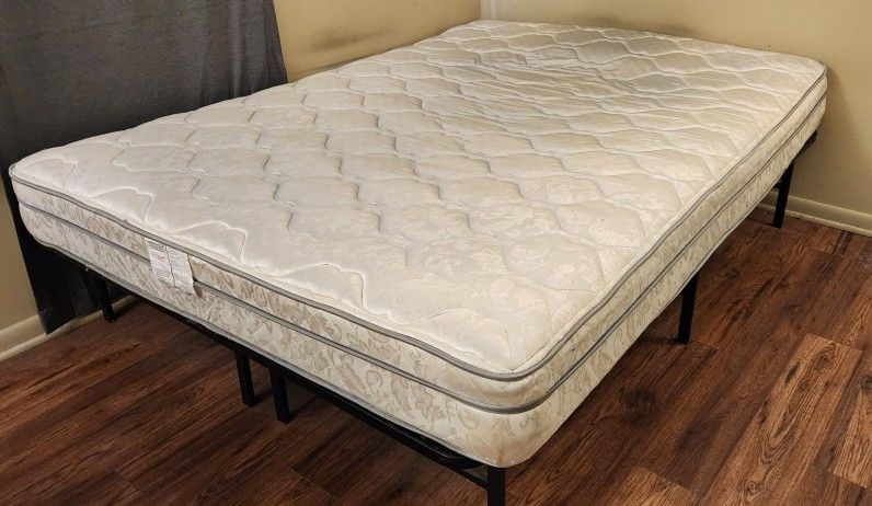 Free bed with frame