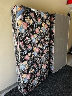 Twin size mattress and box spring