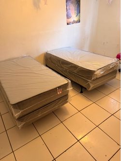 Twin mattress and box spring set (2pc - new)