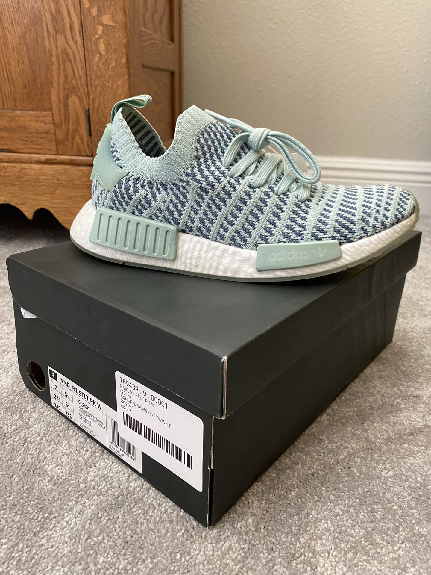 Womens Adidas NMD size 7