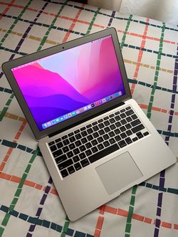 2013 13"inch Intel Core i7 MacBook Air Laptop, 8GB RAM, 128GB SSD. macOS Monterey. It’s Old But Runs🏃‍♂️Excellent