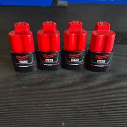 2.0 Milwaukee Batteries 