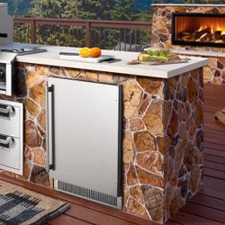New in the box Coolski 24 Inch Outdoor Refrigerator for Patio, 180 Cans Under Counter Beverage Refrigerator Cooler with Stainless Steel Door, Built in