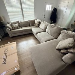 Beautiful Sectional Couch 