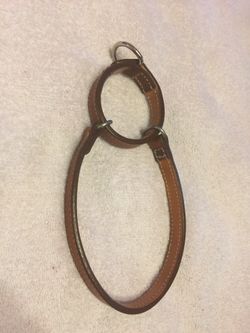 Collar de cuero para perros, preguntar por precio.