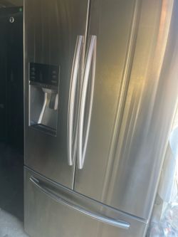 Samsung refrigerator French door, stainless steel counting deep