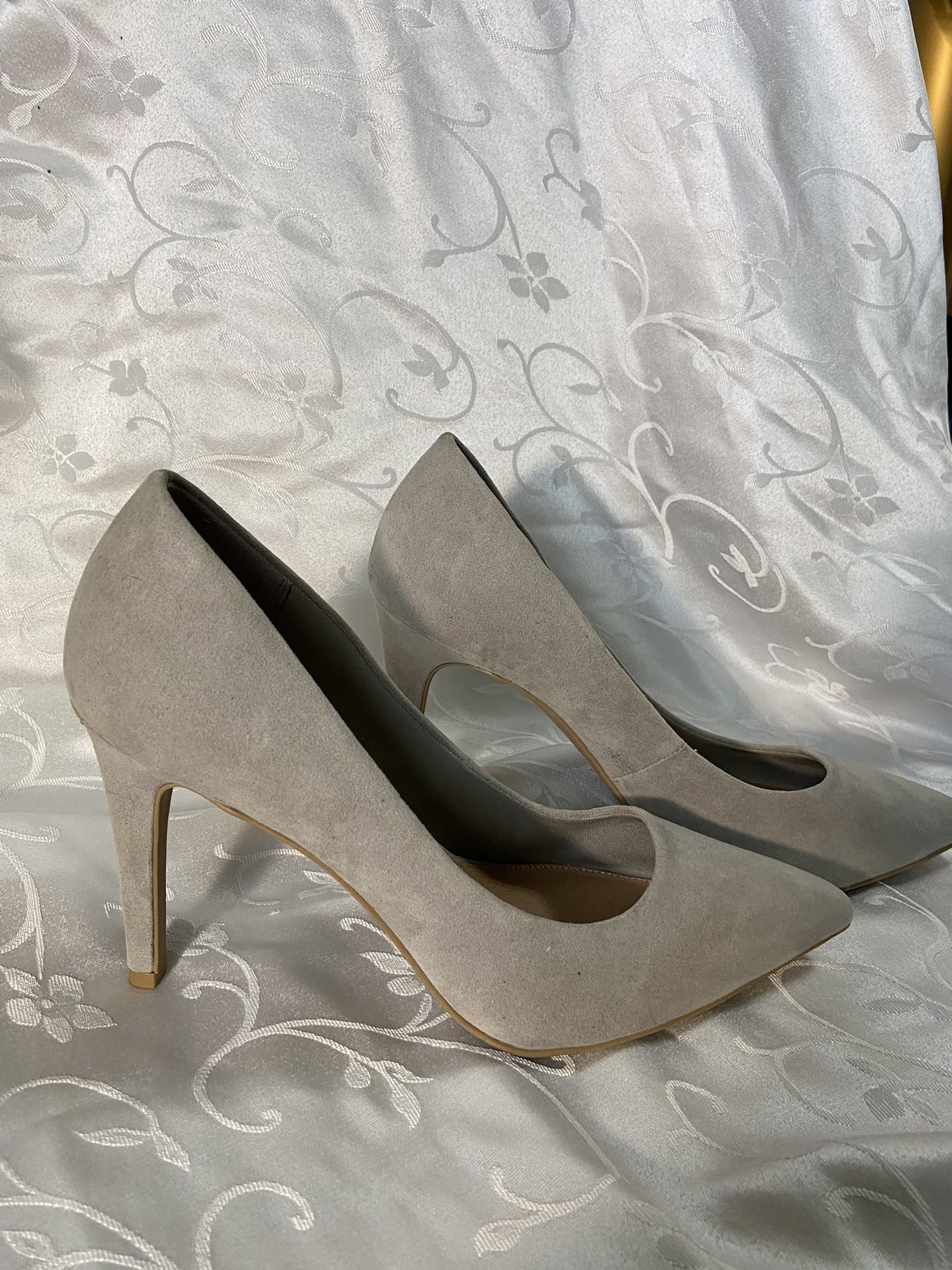 Gray Suede Heels 10W