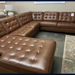 Baskove Leather Sectional💥 Brand New 💥 Fast Delivery 🚚 