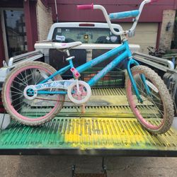HUFFY " SEA STAR " GIRL'S 20 INCH BIKE.(AS - IS)