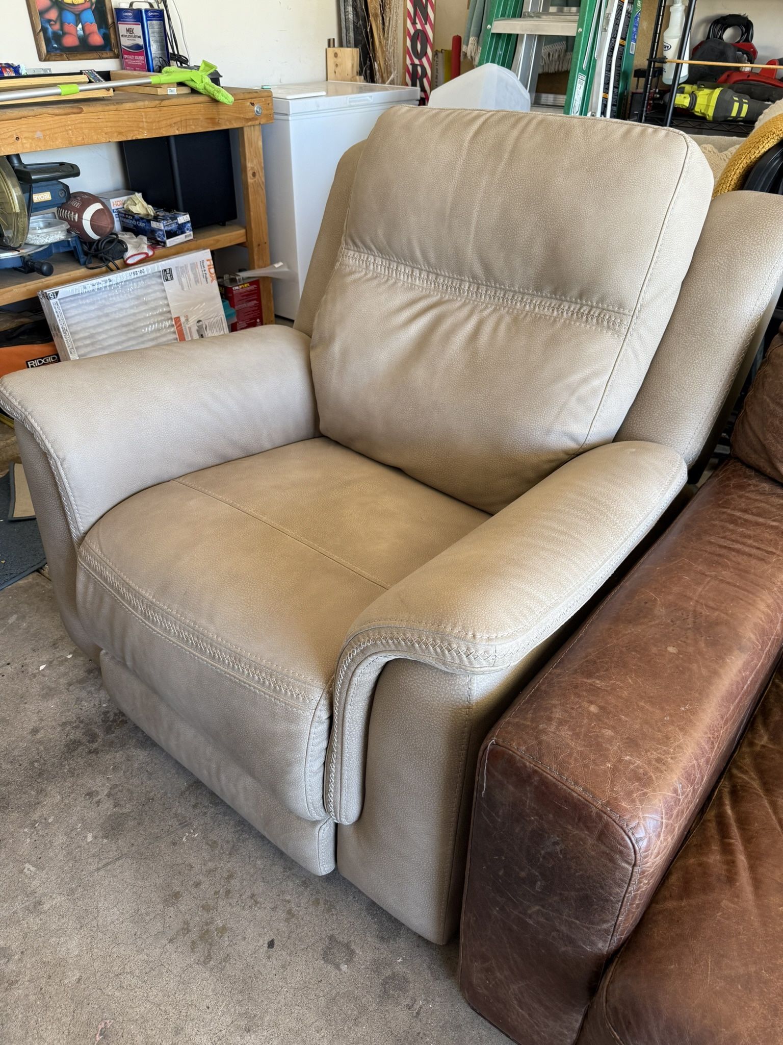 Power Recliner 